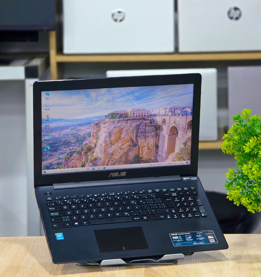 ASUS X553M Quadcore slim et bien clean