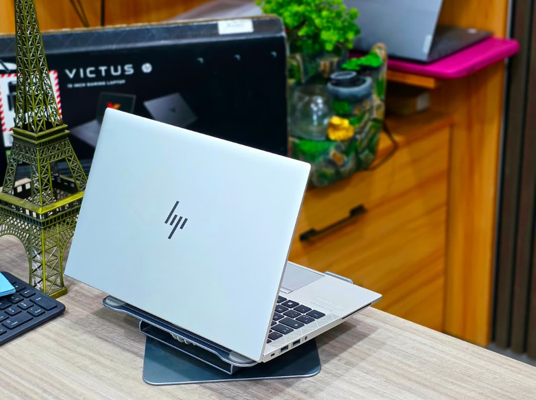 HP EliteBook 840 G8 core i5 vPRO ultraslim et très clean